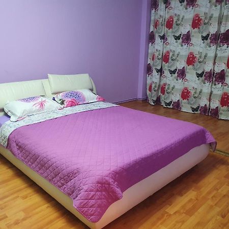 Crema Apartaments Ploieşti Exterior foto